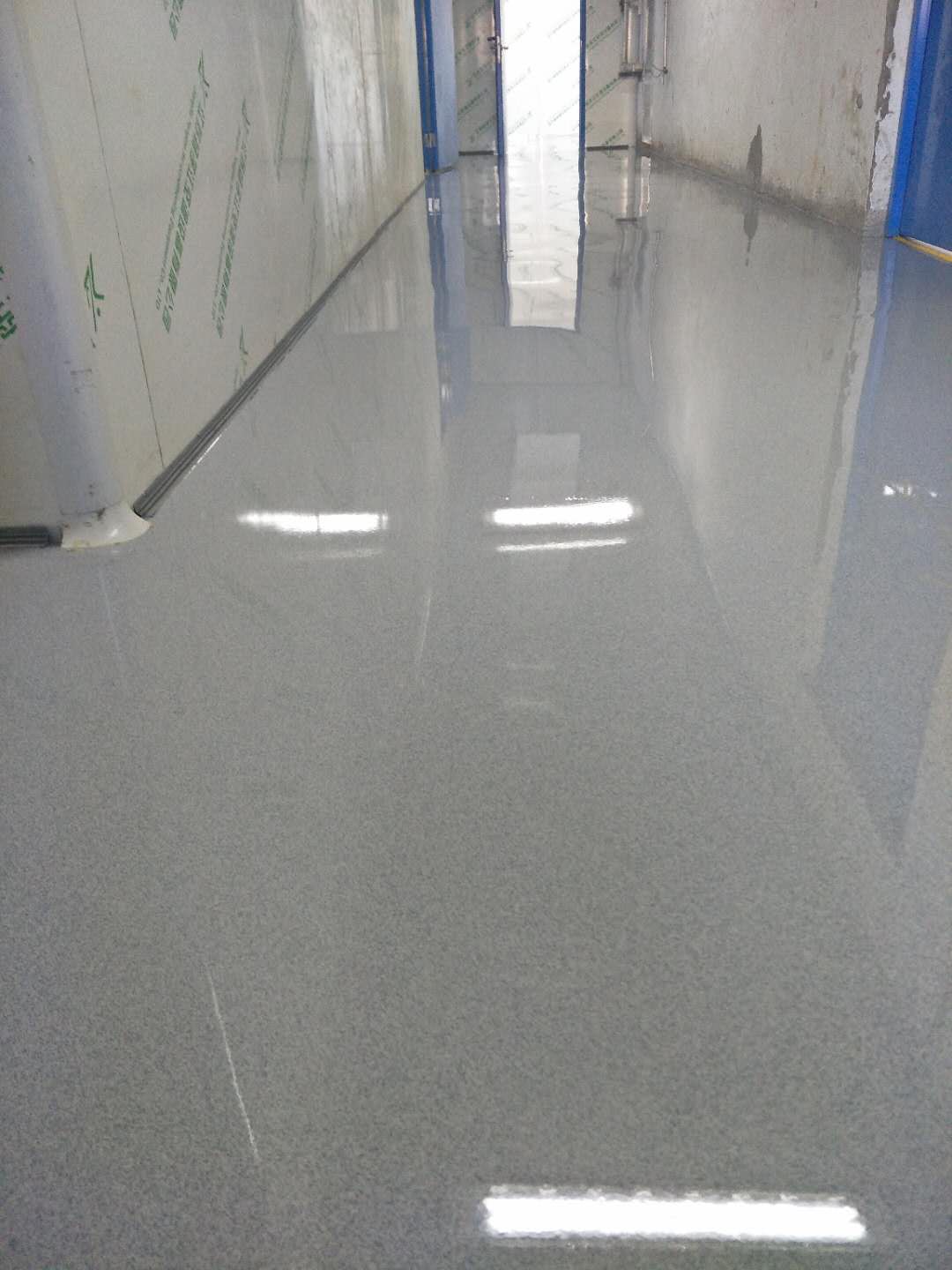 德州無溶劑環(huán)氧彩砂自流平地坪